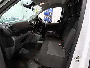 Used 2022 Vauxhall Vivaro Dynamic White - Interior and Exterior details 11