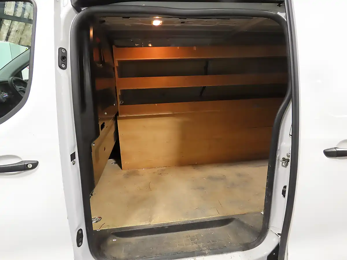 Used 2022 Vauxhall Vivaro Dynamic White - Interior and Exterior details 7