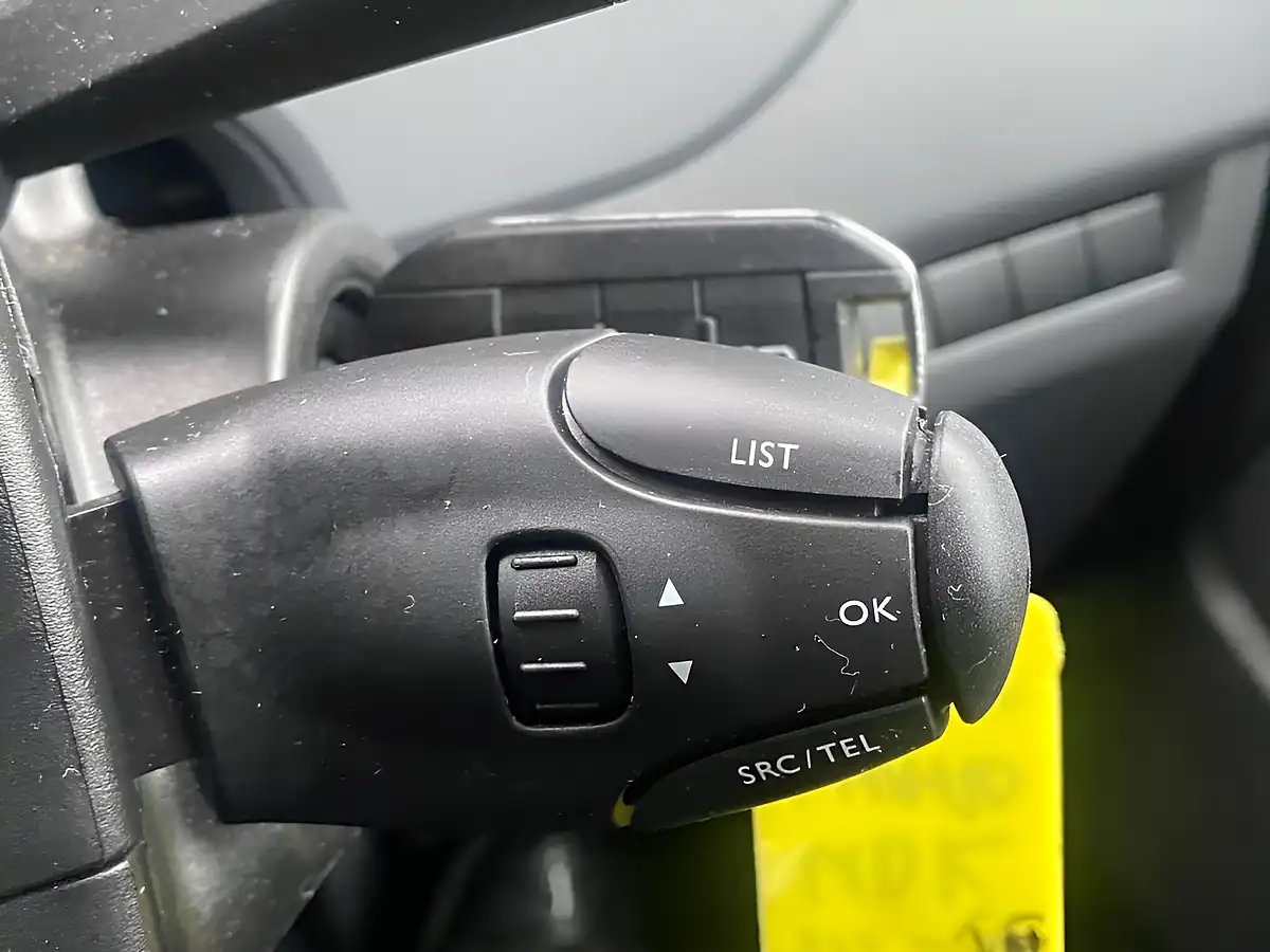 Used 2022 Vauxhall Vivaro Dynamic White - Interior and Exterior details 13
