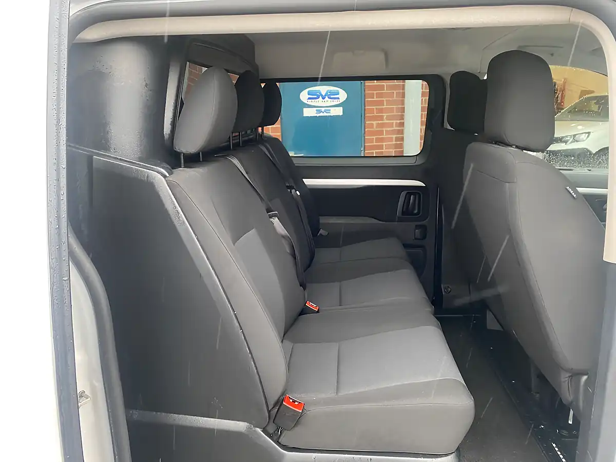 Used 2022 Vauxhall Vivaro Dynamic White - Interior and Exterior details 14