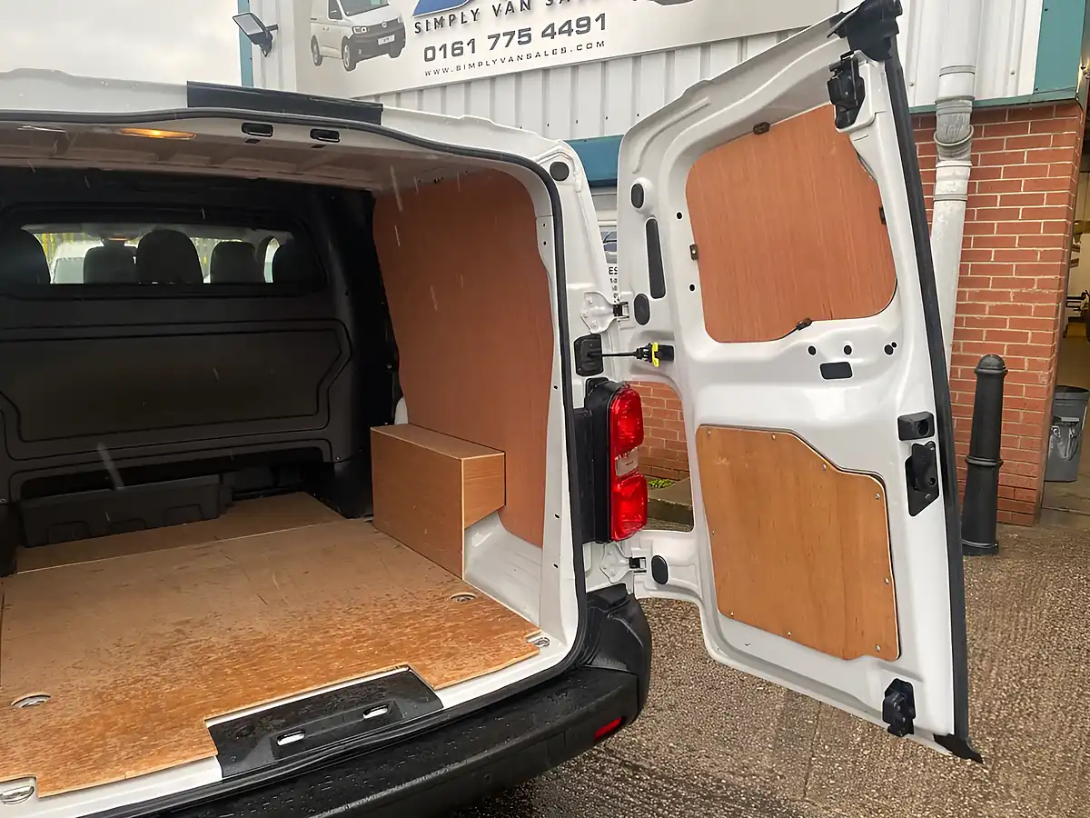 Used 2022 Vauxhall Vivaro Dynamic White - Interior and Exterior details 16