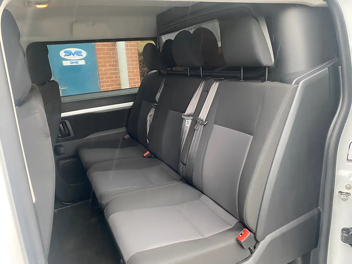 Used 2022 Vauxhall Vivaro Dynamic White - Interior and Exterior details 19