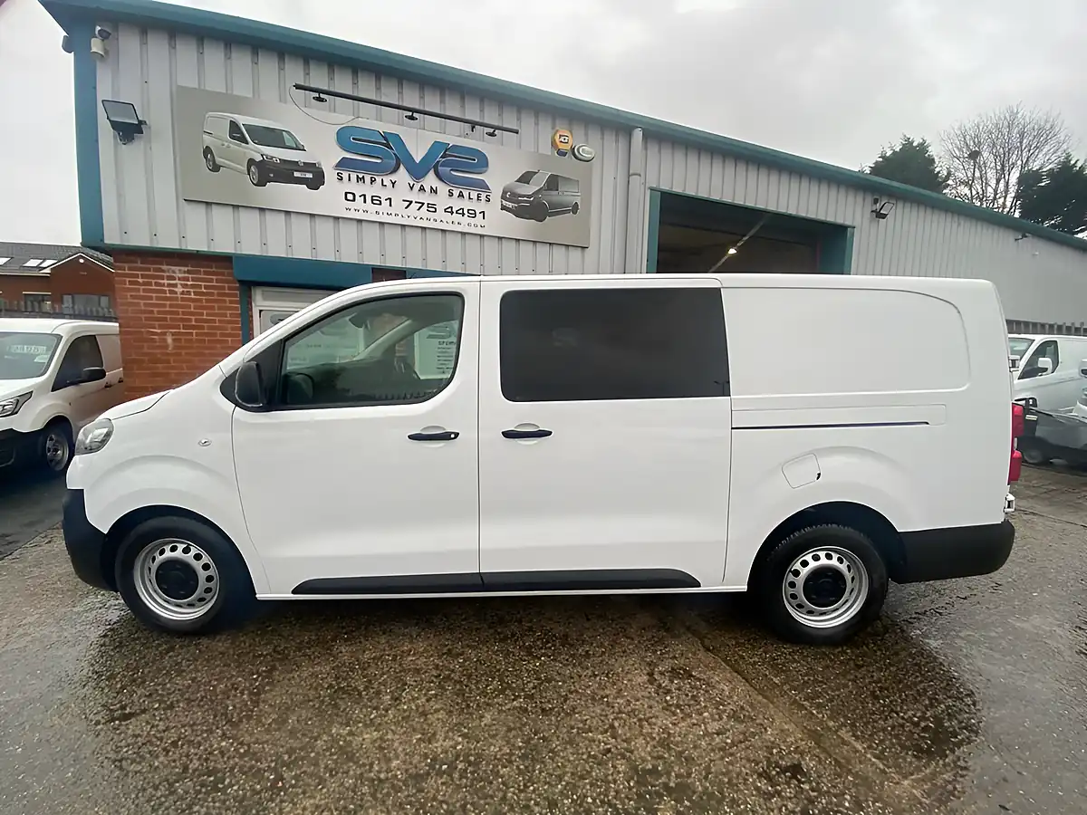 Used 2022 Vauxhall Vivaro Dynamic White - Interior and Exterior details 20