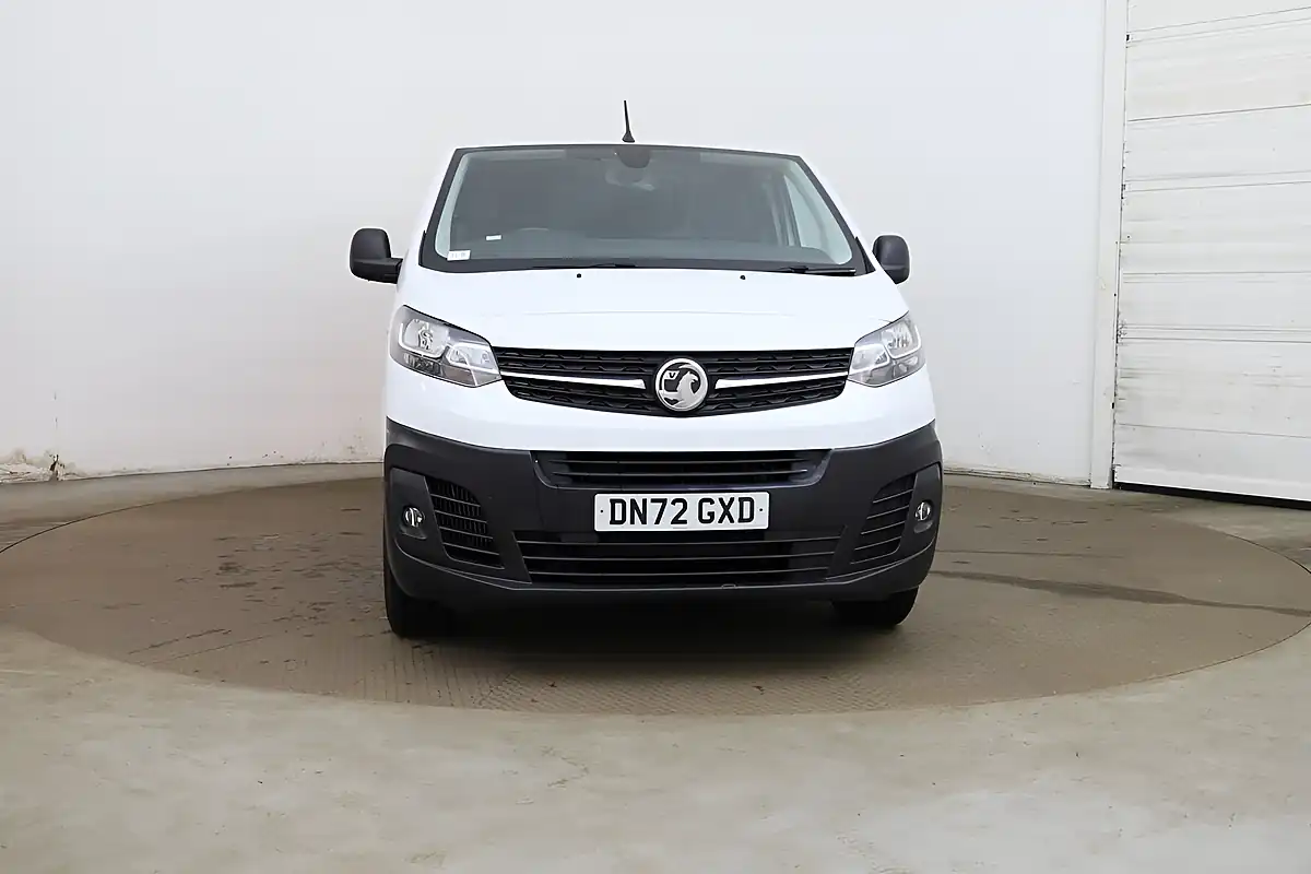 Used 2022 Vauxhall Vivaro Dynamic White - Front View