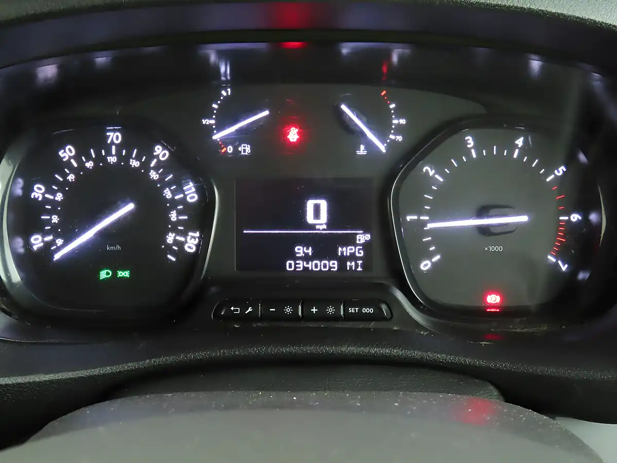 Used 2022 Vauxhall Vivaro Dynamic White - Interior and Exterior details 12