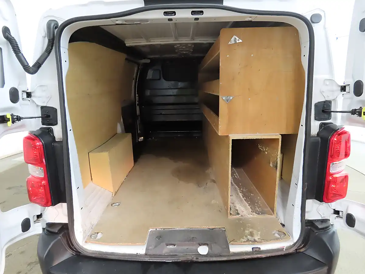 Used 2022 Vauxhall Vivaro Dynamic White - Interior and Exterior details 9