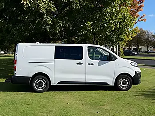Used 2022 Vauxhall Vivaro Dynamic White - Interior and Exterior details 6