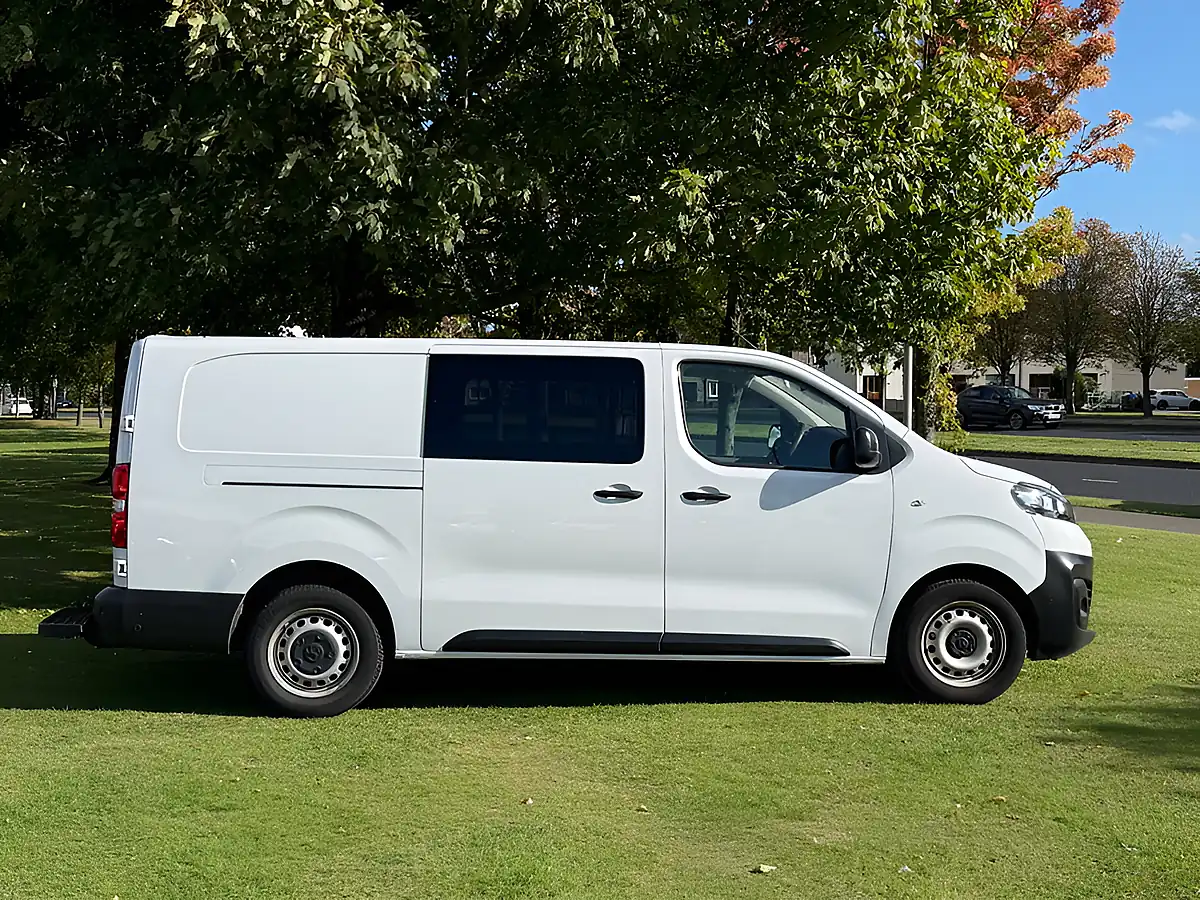Used 2022 Vauxhall Vivaro Dynamic White - Interior and Exterior details 6
