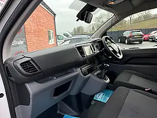 Used 2022 Vauxhall Vivaro Dynamic White - Interior and Exterior details 18