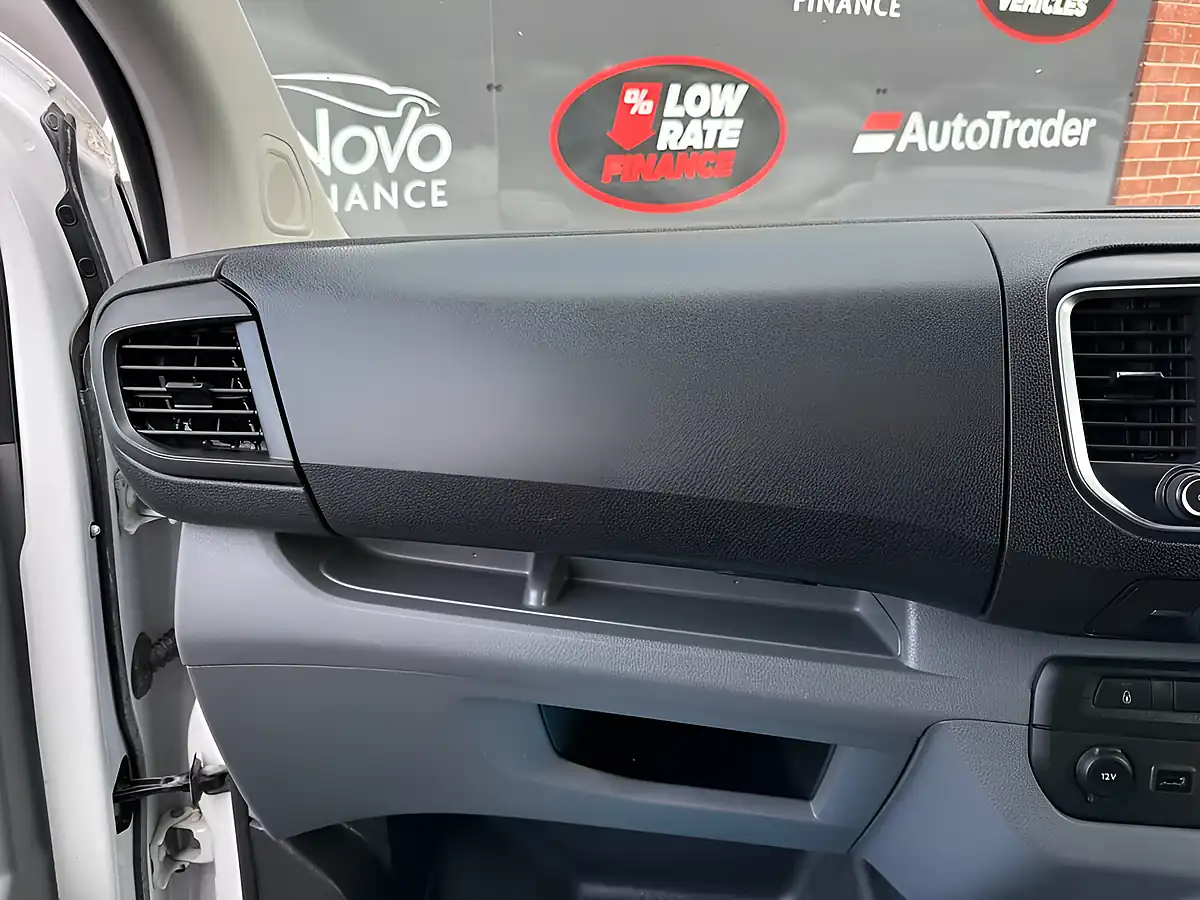 Used 2022 Vauxhall Vivaro Dynamic White - Interior and Exterior details 20