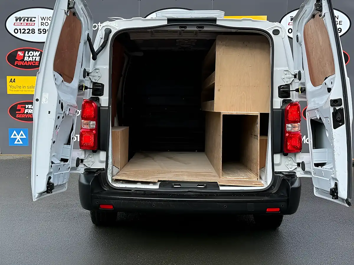 Used 2022 Vauxhall Vivaro Dynamic White - Interior and Exterior details 8