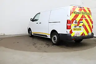 Used 2022 Vauxhall Vivaro Dynamic White - Interior and Exterior details 5