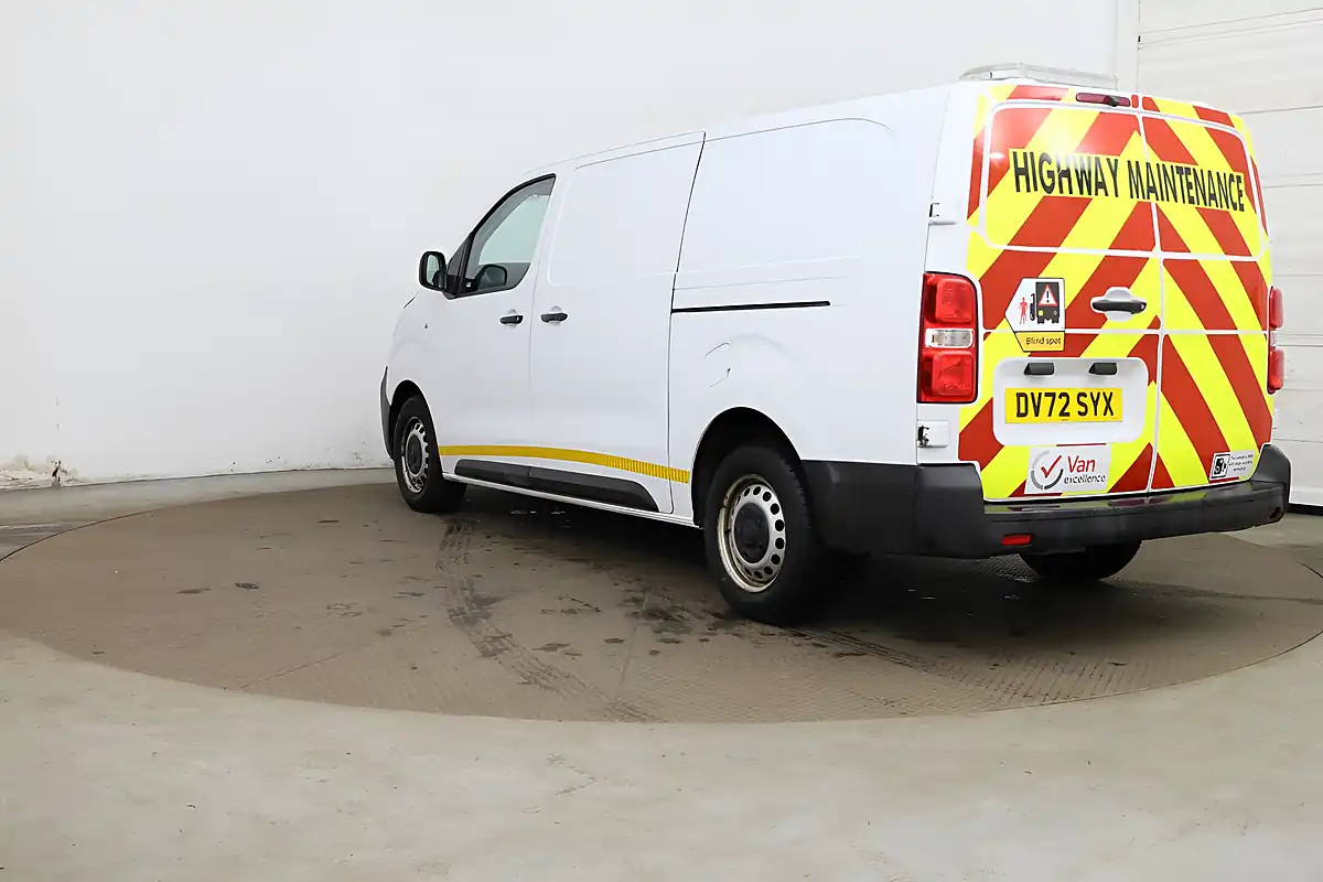 Used 2022 Vauxhall Vivaro Dynamic White - Interior and Exterior details 5