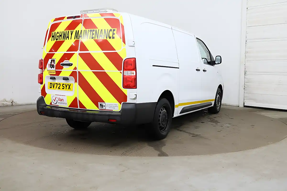 Used 2022 Vauxhall Vivaro Dynamic White - Interior and Exterior details 6
