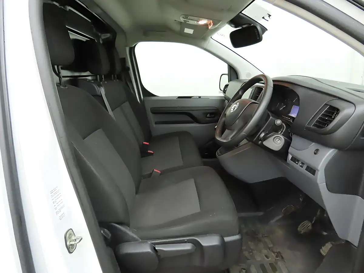 Used 2022 Vauxhall Vivaro Dynamic White - Interior and Exterior details 7