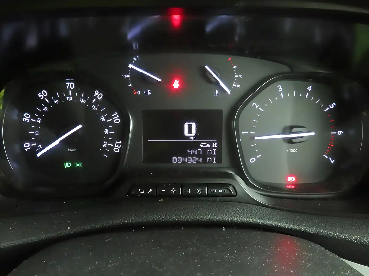 Used 2022 Vauxhall Vivaro Dynamic White - Interior and Exterior details 9