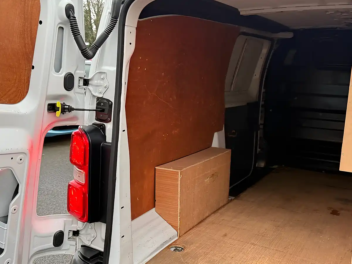 Used 2022 Vauxhall Vivaro Dynamic White - Interior and Exterior details 10
