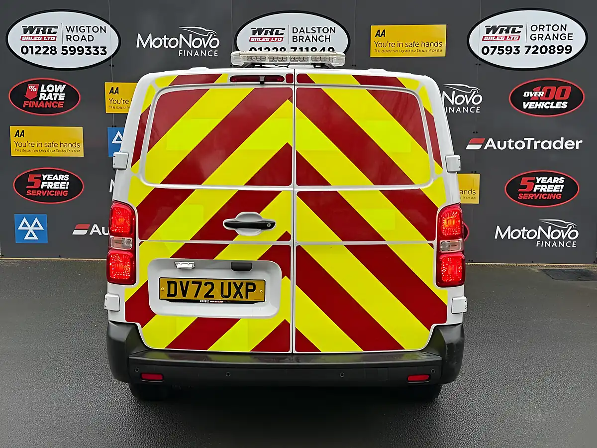 Used 2022 Vauxhall Vivaro Dynamic White - Interior and Exterior details 7