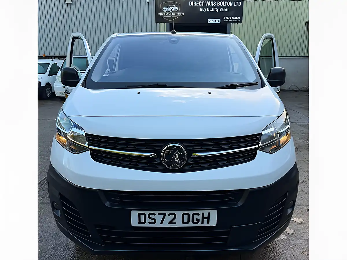 Used 2022 Vauxhall Vivaro Dynamic White - Interior and Exterior details 12