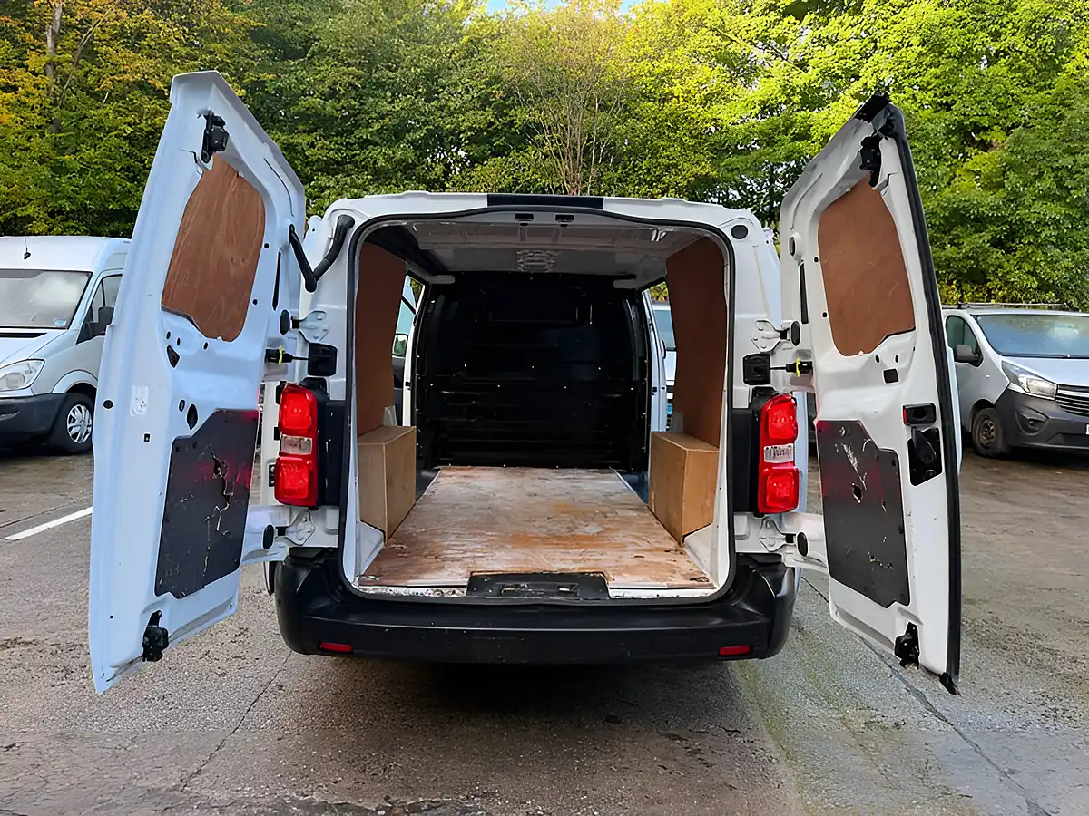 Used 2022 Vauxhall Vivaro Dynamic White - Interior and Exterior details 13