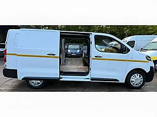 Used 2022 Vauxhall Vivaro Dynamic White - Interior and Exterior details 14