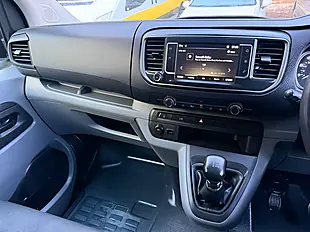 Used 2022 Vauxhall Vivaro Dynamic White - Interior and Exterior details 15