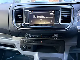 Used 2022 Vauxhall Vivaro Dynamic White - Interior and Exterior details 17