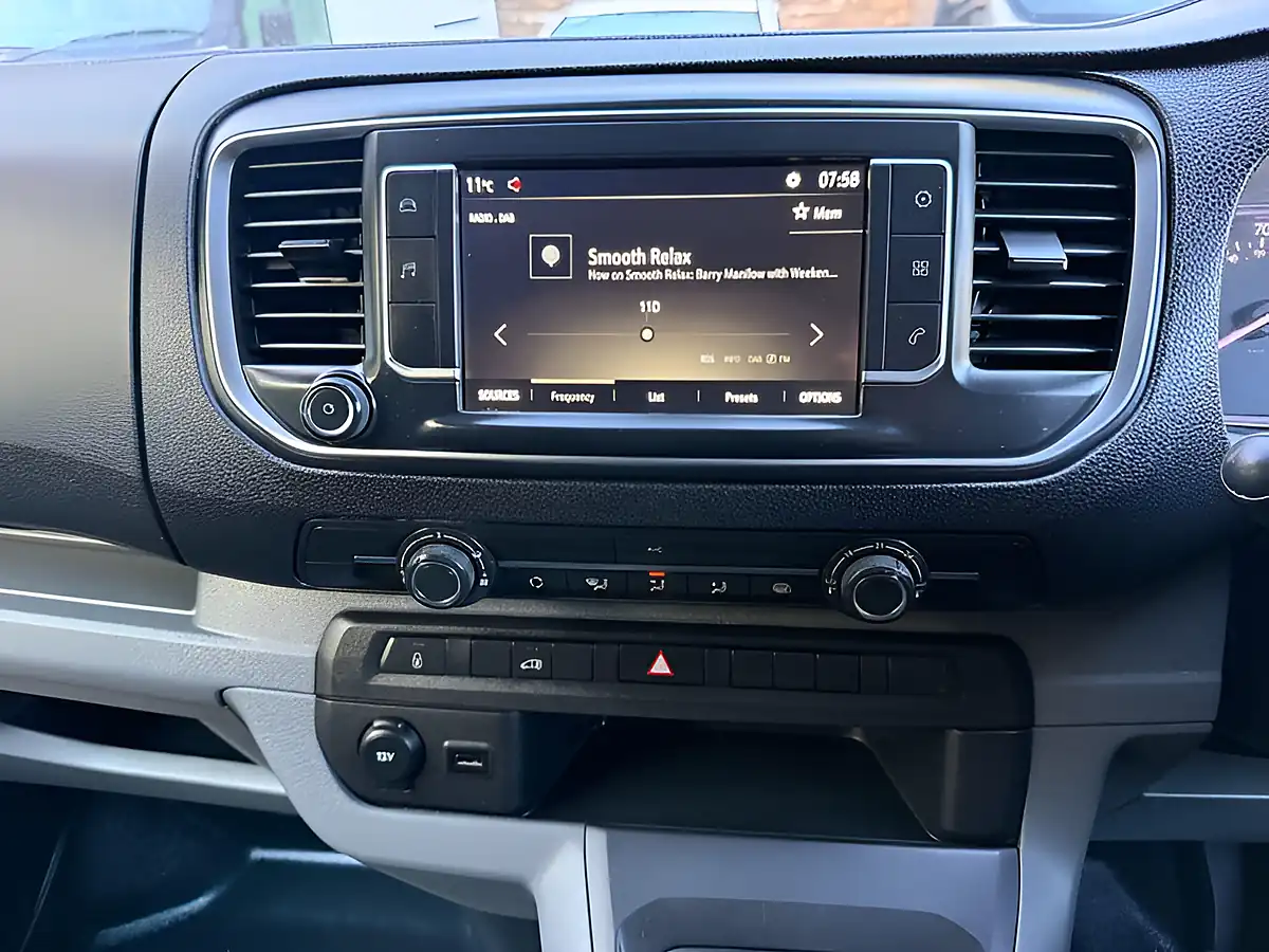 Used 2022 Vauxhall Vivaro Dynamic White - Interior and Exterior details 17