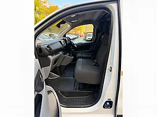 Used 2022 Vauxhall Vivaro Dynamic White - Interior and Exterior details 19