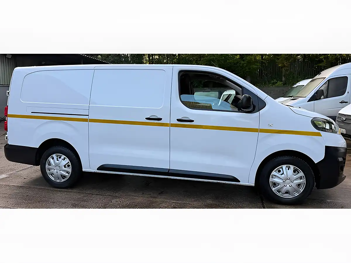 Used 2022 Vauxhall Vivaro Dynamic White - Interior and Exterior details 5