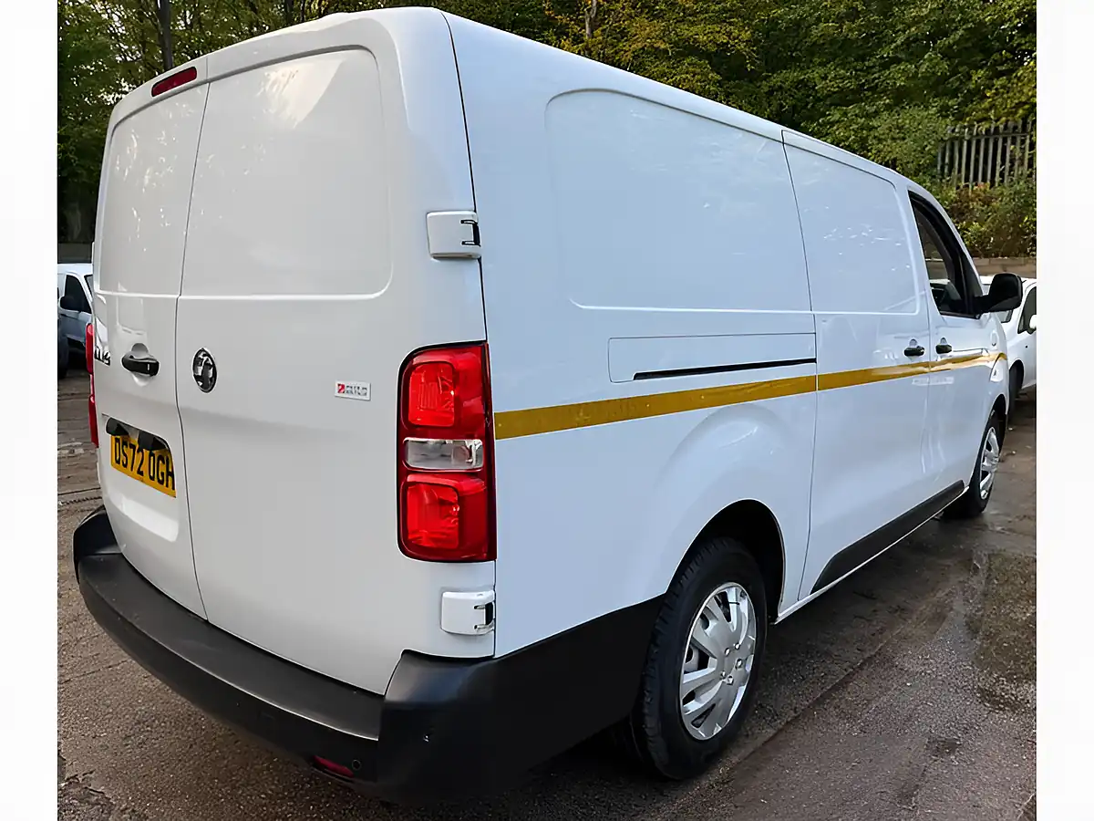 Used 2022 Vauxhall Vivaro Dynamic White - Interior and Exterior details 8