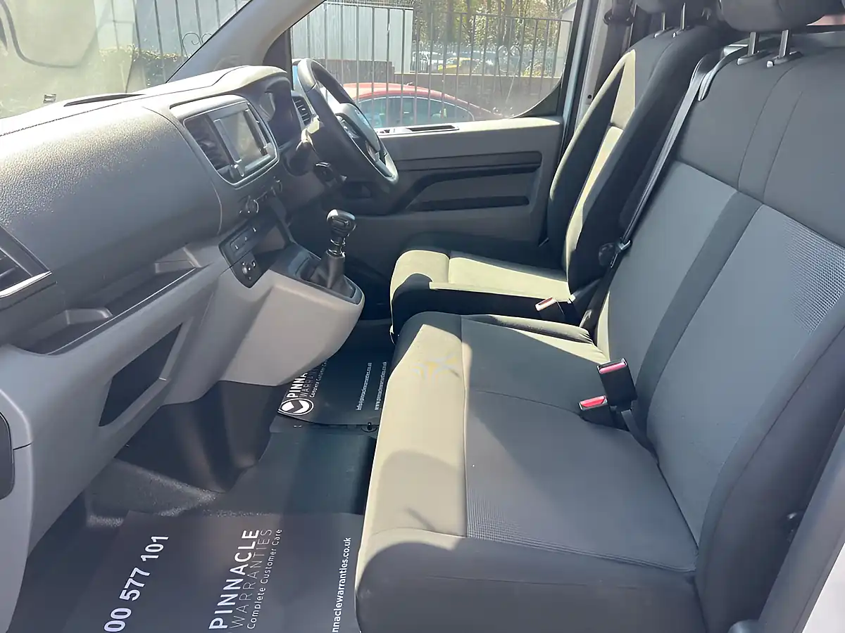 Used 2022 Vauxhall Vivaro Dynamic White - Interior and Exterior details 13
