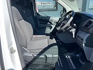 Used 2022 Vauxhall Vivaro Dynamic White - Interior and Exterior details 15
