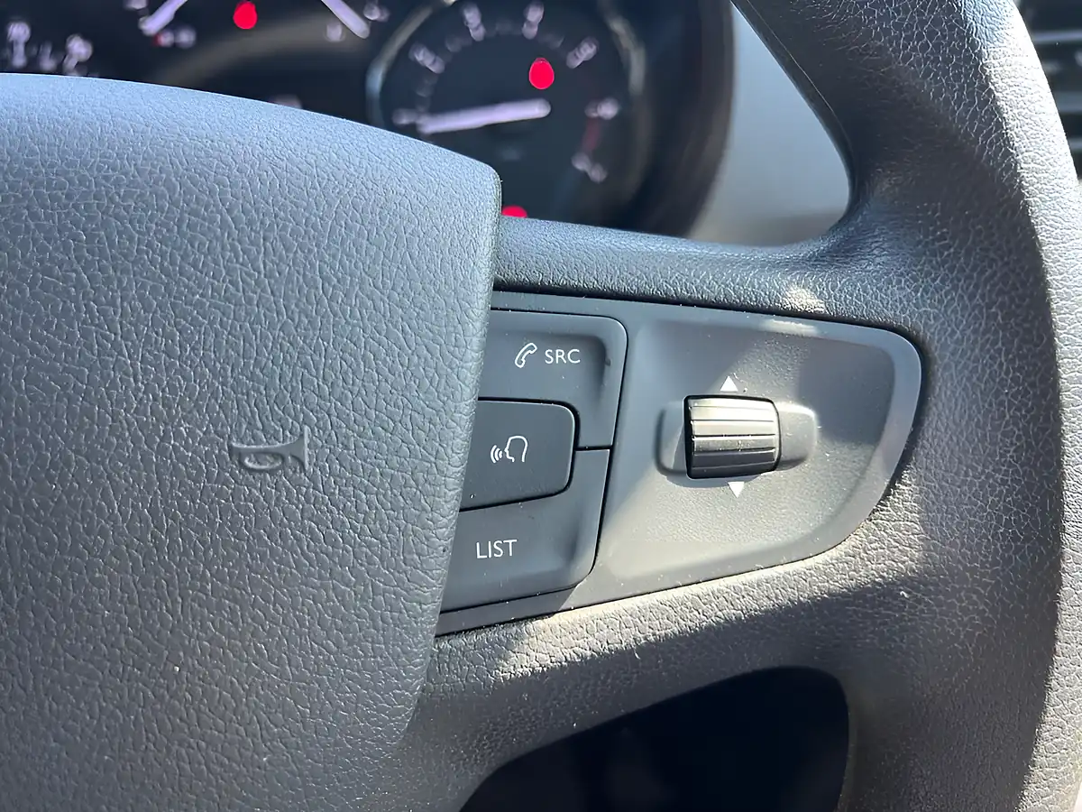 Used 2022 Vauxhall Vivaro Dynamic White - Interior and Exterior details 18