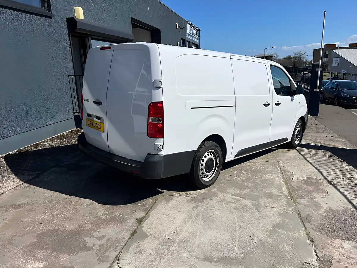 Used 2022 Vauxhall Vivaro Dynamic White - Interior and Exterior details 5