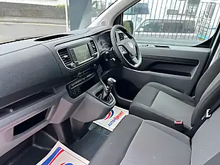 Used 2022 Vauxhall Vivaro Dynamic White - Interior and Exterior details 13