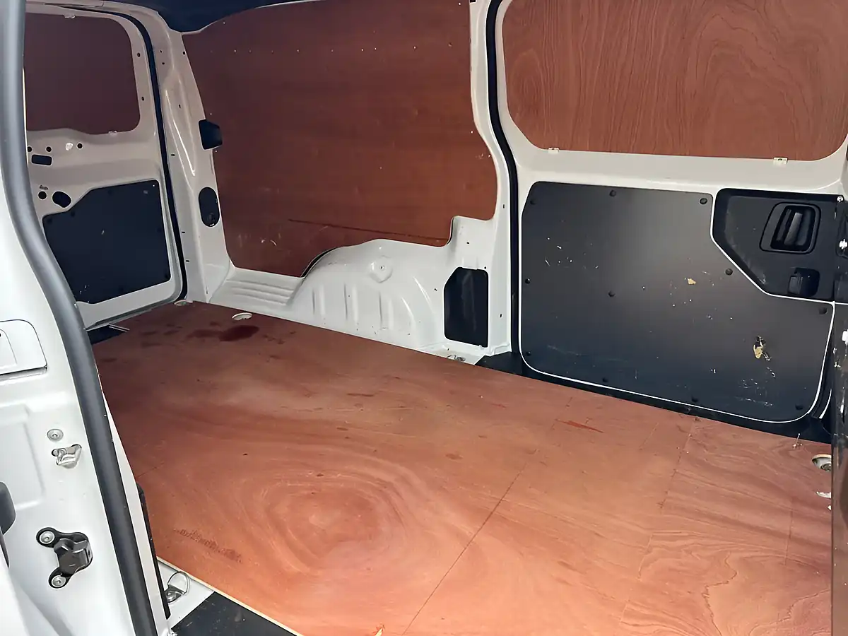 Used 2022 Vauxhall Vivaro Dynamic White - Interior and Exterior details 14