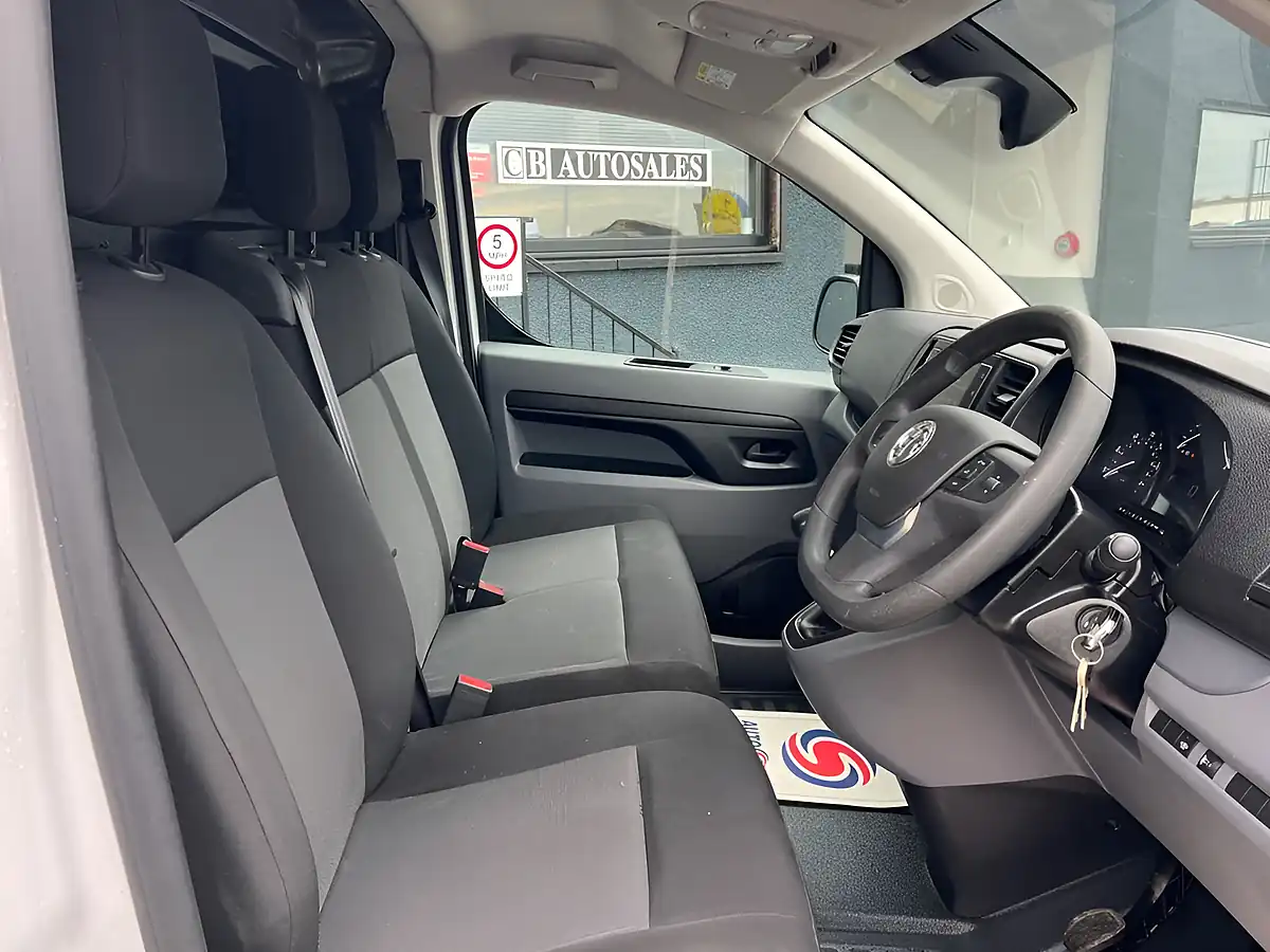 Used 2022 Vauxhall Vivaro Dynamic White - Interior and Exterior details 15