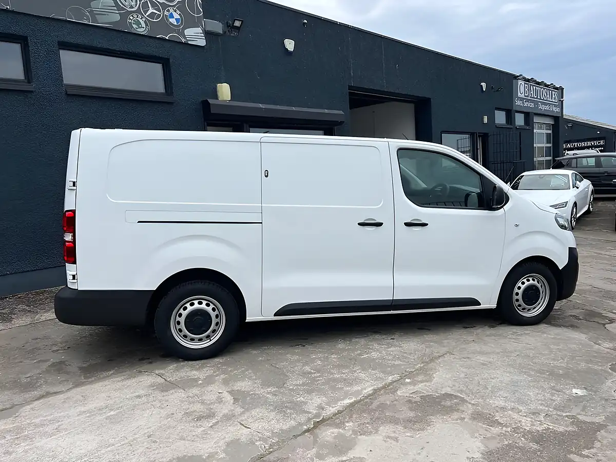 Used 2022 Vauxhall Vivaro Dynamic White - Interior and Exterior details 3