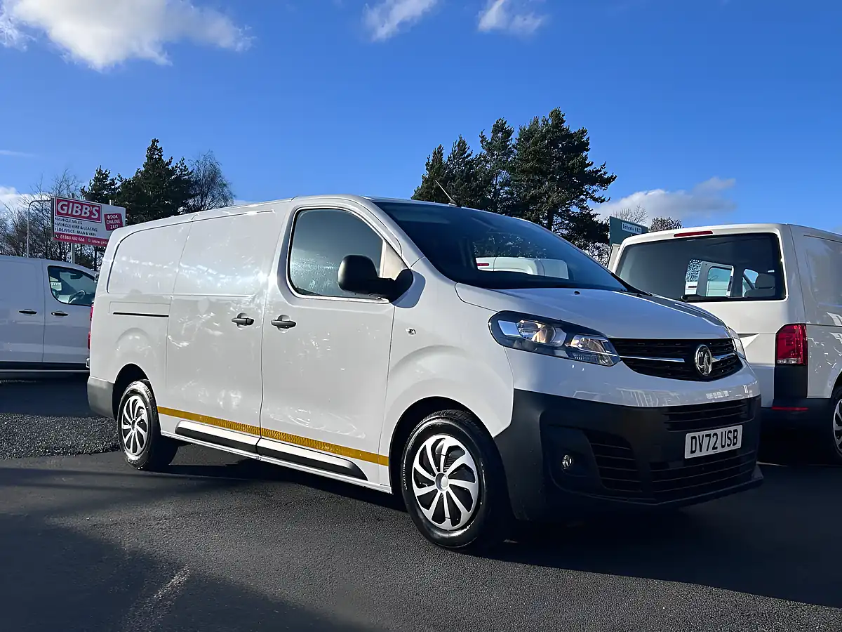 Used 2022 Vauxhall Vivaro Dynamic White - Front View