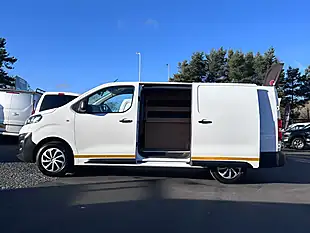 Used 2022 Vauxhall Vivaro Dynamic White - Interior and Exterior details 11