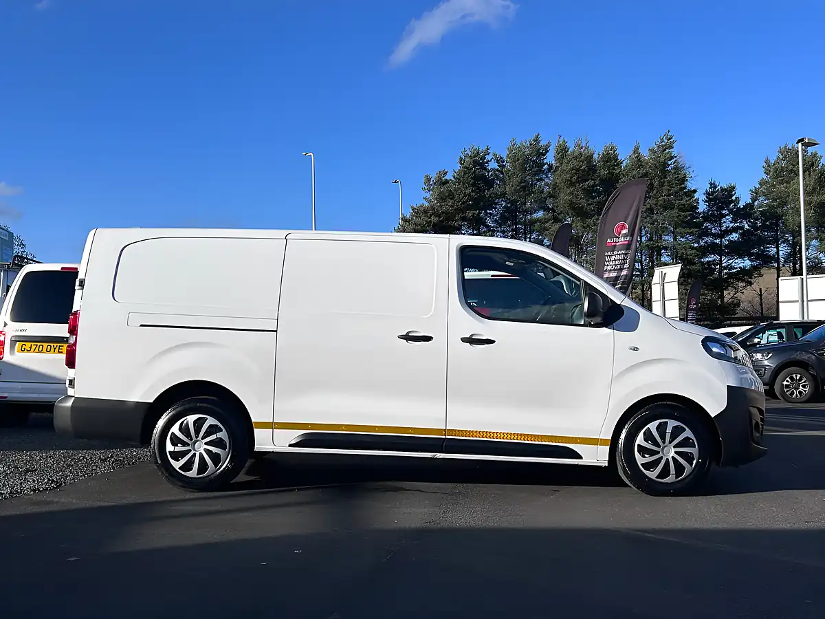 Used 2022 Vauxhall Vivaro Dynamic White - Interior and Exterior details 2