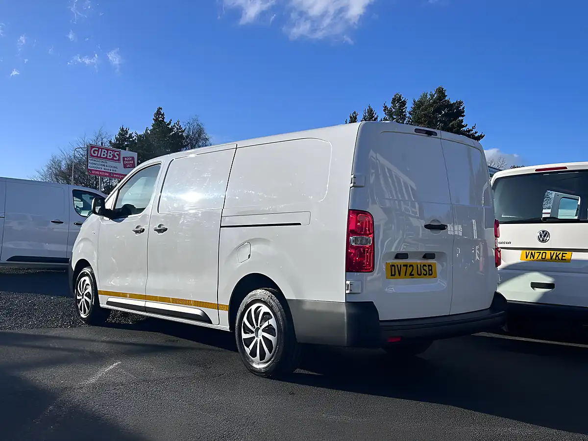 Used 2022 Vauxhall Vivaro Dynamic White - Interior and Exterior details 5