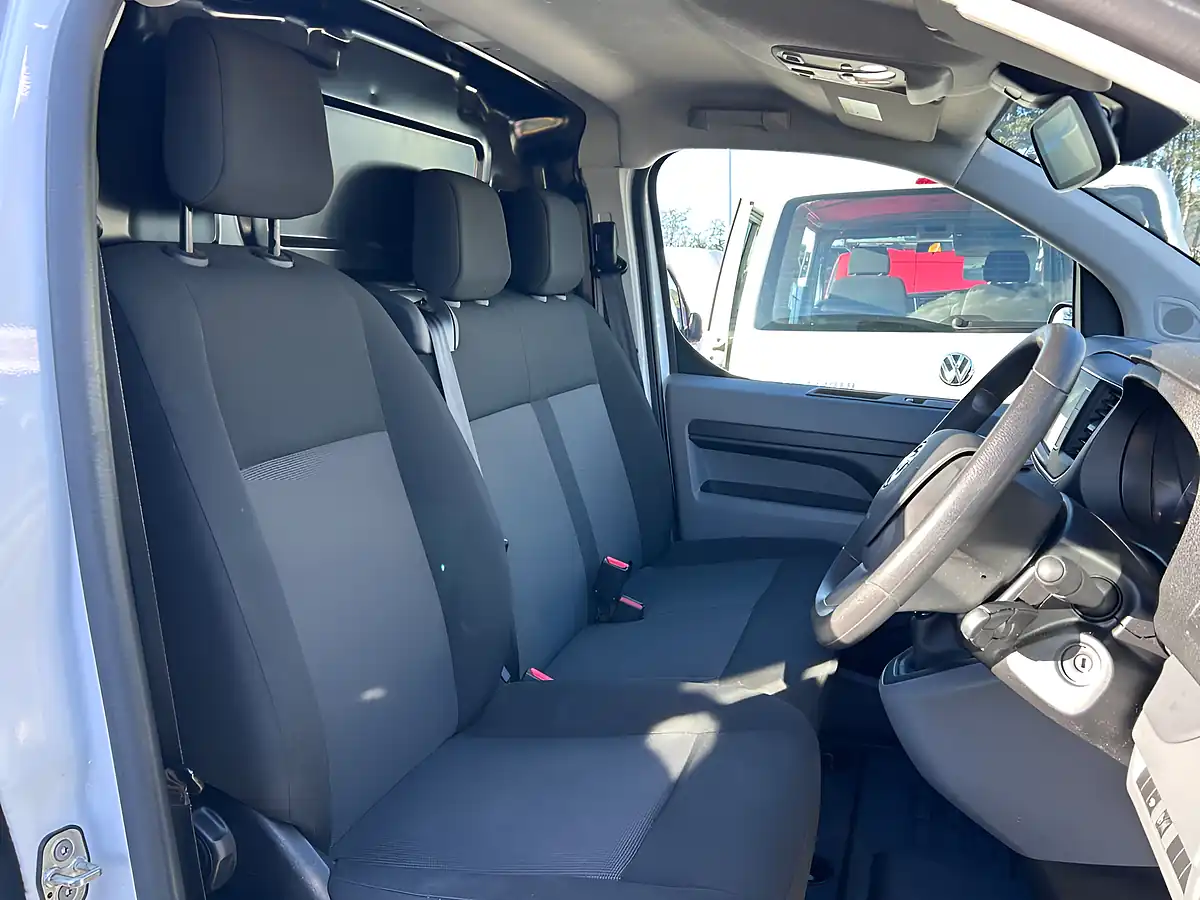 Used 2022 Vauxhall Vivaro Dynamic White - Interior and Exterior details 9