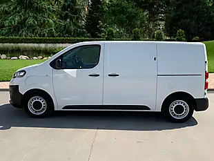 Used 2022 Vauxhall Vivaro Electric Dynamic White - Interior and Exterior details 9