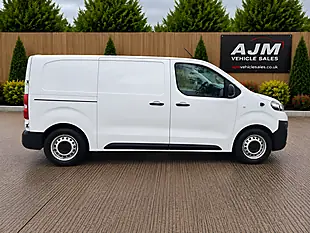 Used 2022 Vauxhall Vivaro L1H1 3100 Dynamic White - Interior and Exterior details 9