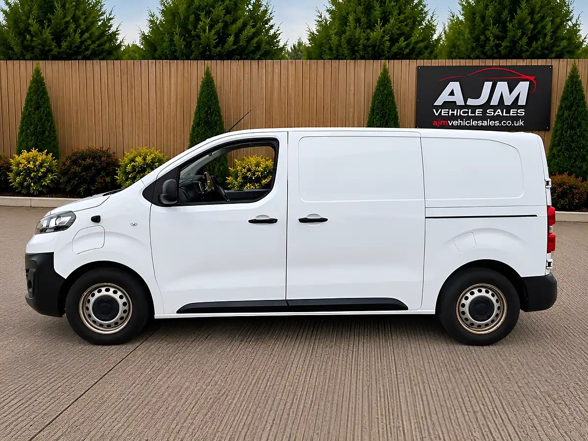 Used 2022 Vauxhall Vivaro L1H1 3100 Dynamic White - Interior and Exterior details 5