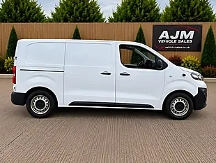 Used 2022 Vauxhall Vivaro L1H1 3100 Dynamic White - Interior and Exterior details 9