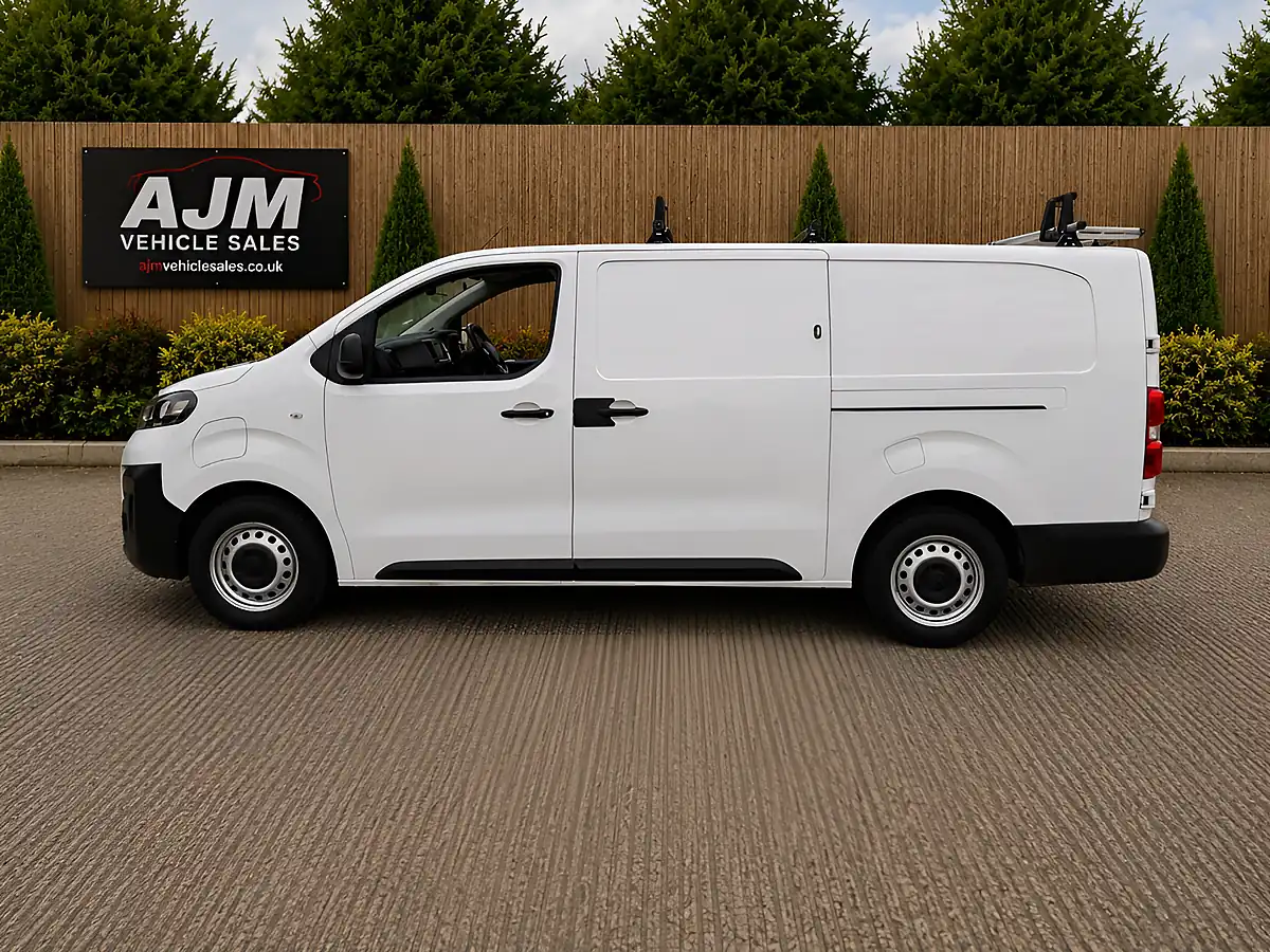 Used 2022 Vauxhall Vivaro L2H1 3100 Dynamic White - Interior and Exterior details 5
