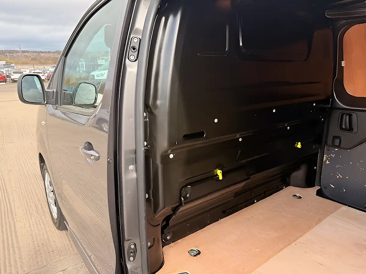 Used 2022 Vauxhall Vivaro Sportive F2700 Grey - Interior and Exterior details 12